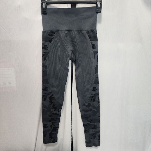 Zyia Dark Gray Leggings With Camo Detail Down The Side Size XS A6 - Picture 1 of 4